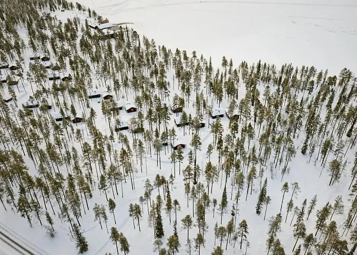 Moekki Jerisjaerven Rannalla