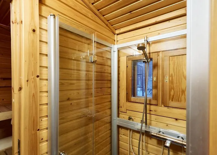 Moekki Jerisjaerven Rannalla 무오니오