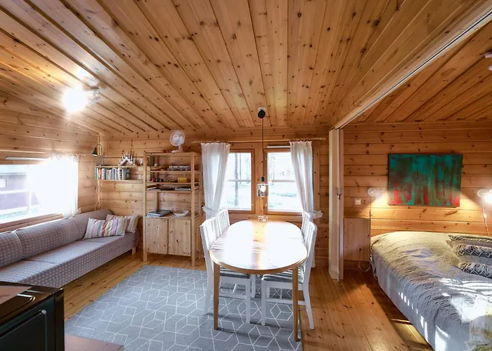 Moekki Jerisjaerven Rannalla 무오니오